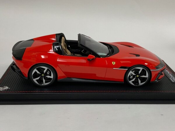Ferrari Ferrari 12 Cilinders Spider V12 830CV 2024 + Showcase  - 1:18 - MR Collection Models