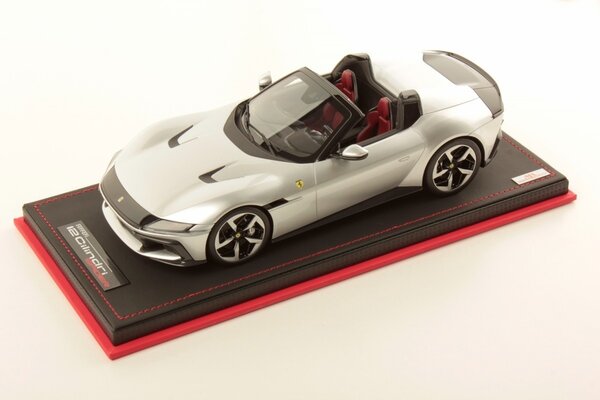 Ferrari Ferrari 12 Cilinders Spider V12 830CV 2024 + Showcase  - 1:18 - MR Collection Models