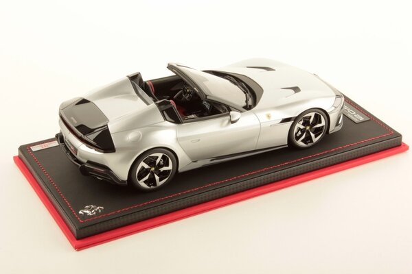 Ferrari Ferrari 12 Cilinders Spider V12 830CV 2024 + Showcase  - 1:18 - MR Collection Models