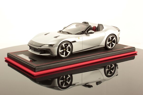 Ferrari Ferrari 12 Cilinders Spider V12 830CV 2024 + Showcase  - 1:18 - MR Collection Models