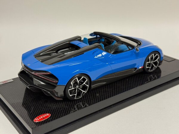Bugatti Bugatti Mistral W16 2023 + Showcase  - 1:18 - MR Collection Models
