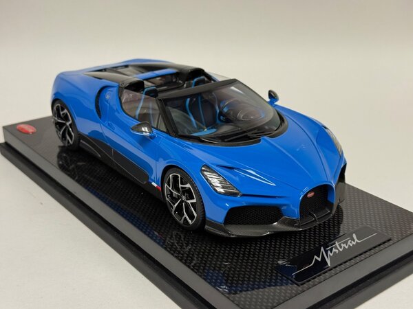 Bugatti Bugatti Mistral W16 2023 + Showcase  - 1:18 - MR Collection Models