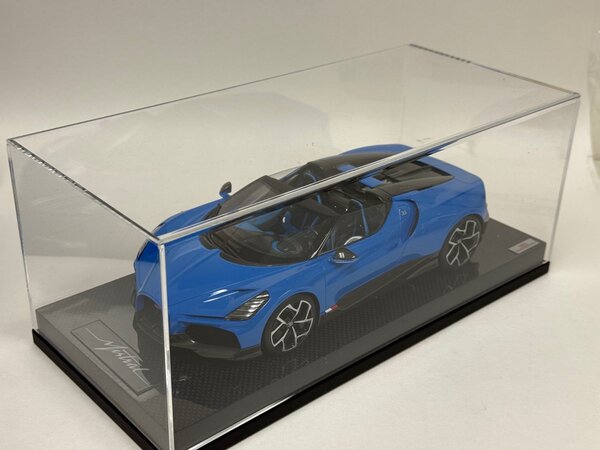 Bugatti Bugatti Mistral W16 2023 + Showcase  - 1:18 - MR Collection Models