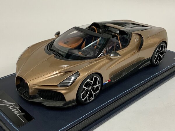 Bugatti Bugatti Mistral W16 2023 + Showcase  - 1:18 - MR Collection Models