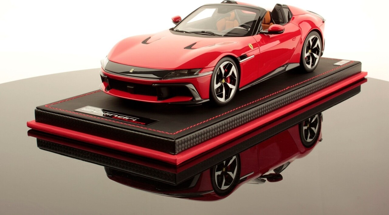 Ferrari Ferrari 12 Cilinders Spider V12 830CV 2024 + Showcase  - 1:18 - MR Collection Models