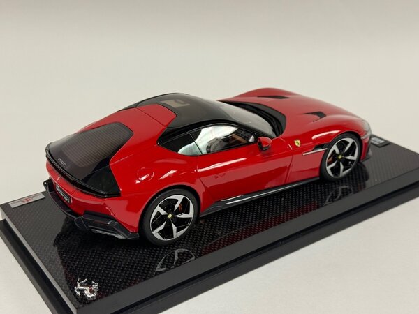 Ferrari Ferrari 12 Cilinders Coupe V12 830CV 2024 + Showcase  - 1:18 - MR Collection Models