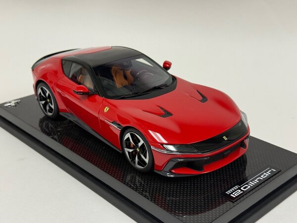 Ferrari Ferrari 12 Cilinders Coupe V12 830CV 2024 + Showcase  - 1:18 - MR Collection Models