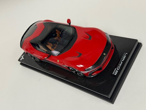 Ferrari Ferrari 12 Cilinders Coupe V12 830CV 2024 + Showcase  - 1:18 - MR Collection Models