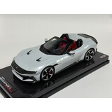 Ferrari Ferrari 12 Cilinders Coupe V12 830CV 2024 + Showcase  - 1:18 - MR Collection Models