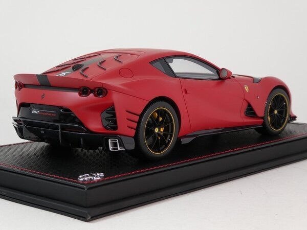 Ferrari Ferrari 812 Competizione 2022 + Showcase  - 1:18 - MR Collection Models