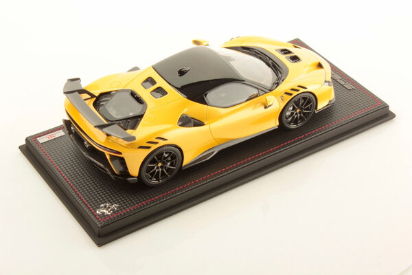 Ferrari Ferrari SF 90 XX Stradale 2024 + Showcase  - 1:18 - MR Collection Models