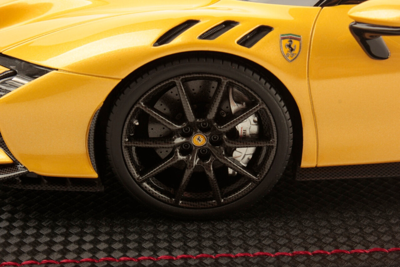 Ferrari Ferrari SF 90 XX Stradale 2024 + Showcase  - 1:18 - MR Collection Models