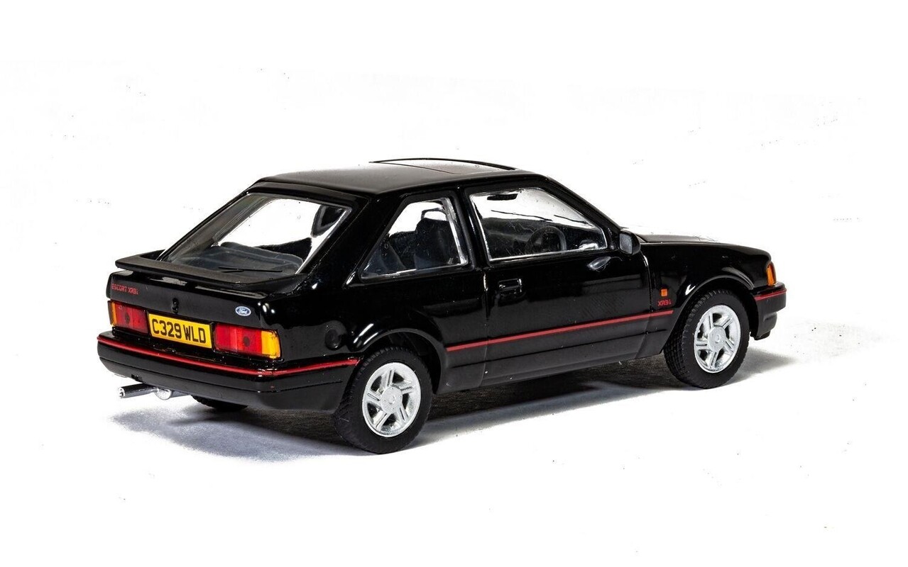 Ford Ford Escort MKIV XR3i RHD 1986 'England Version' -1:43 - Vanguards Ford Ford Escort MKIV XR3i RHD 1986 'England Version' -1:43 - Vanguards