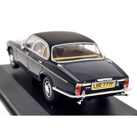 Jaguar Jaguar XJ6 Series 2 RHD 4.2L. -1:43 - Vanguards Jaguar Jaguar XJ6 Series 2 RHD 4.2L. -1:43 - Vanguards