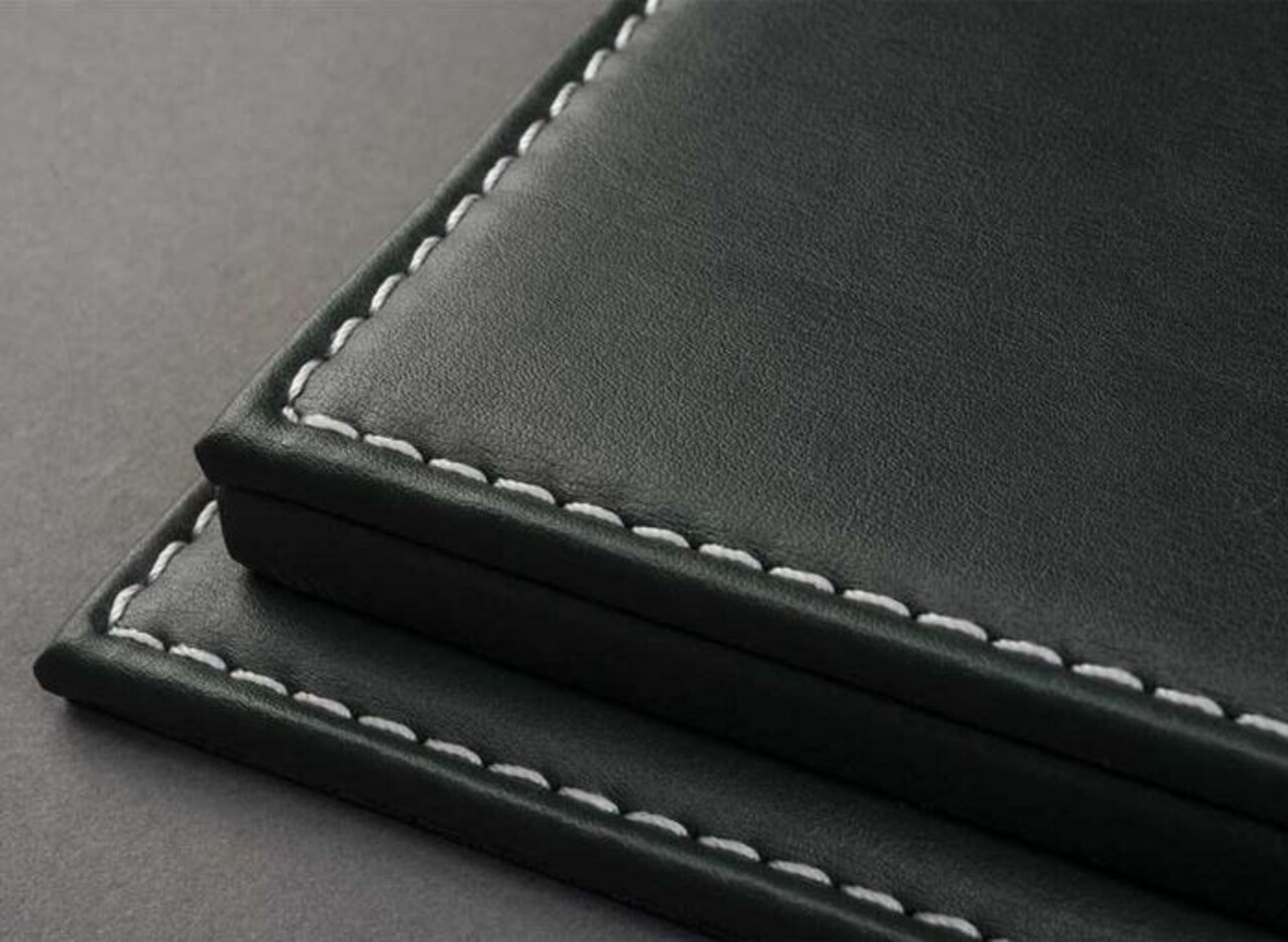 Atlantic Mulhouse Display Case + Green Leather Base - 1:24 - Atlantic