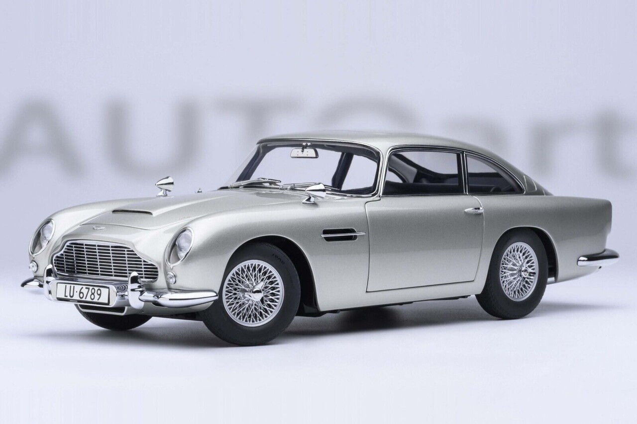 Aston Martin Aston Martin DB5 Goldfinger (+ Weapons) - 1:18 - AUTOart