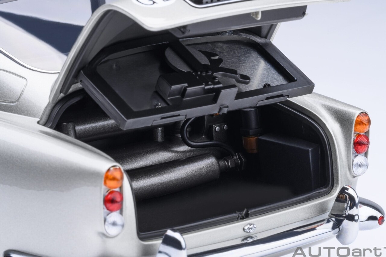 Aston Martin Aston Martin DB5 Goldfinger (+ Weapons) - 1:18 - AUTOart