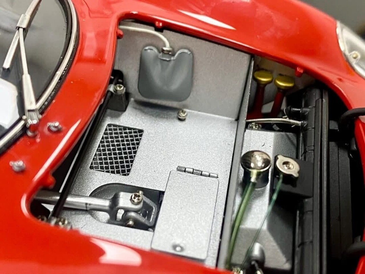 Ferrari Ferrari 250 LM 3.3L V12 #27 Team Scuderia Filipinetti 6th 24H Le Mans 1965 - 1:18 - CMC Ferrari Ferrari 250 LM 3.3L V12 #27 Team Scuderia Filipinetti 6th 24H Le Mans 1965 - 1:18 - CMC