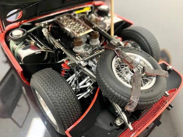 Ferrari Ferrari 250 LM 3.3L V12 #27 Team Scuderia Filipinetti 6th 24H Le Mans 1965 - 1:18 - CMC Ferrari Ferrari 250 LM 3.3L V12 #27 Team Scuderia Filipinetti 6th 24H Le Mans 1965 - 1:18 - CMC