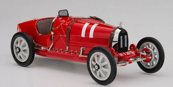 Formule 1 Bugatti Type 35 #11 National Colour Project Italy 1924 - 1:18 - CMC Formule 1 Bugatti Type 35 #11 National Colour Project Italy 1924 - 1:18 - CMC