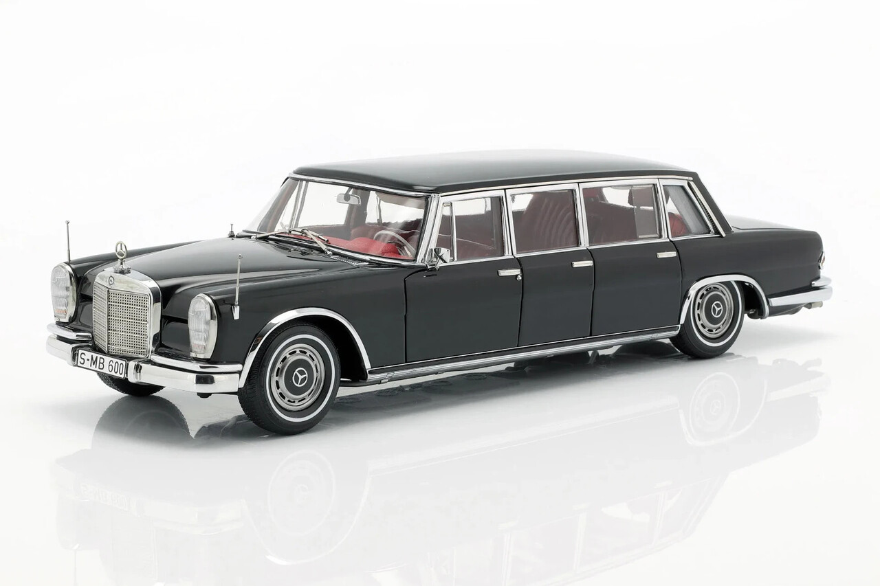 Mercedes-Benz Mercedes-Benz S-Class 600 Pullman W100 1963 - 1:18 - CMC Mercedes-Benz Mercedes-Benz S-Class 600 Pullman W100 1963 - 1:18 - CMC