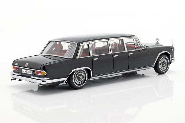 Mercedes-Benz Mercedes-Benz S-Class 600 Pullman W100 1963 - 1:18 - CMC Mercedes-Benz Mercedes-Benz S-Class 600 Pullman W100 1963 - 1:18 - CMC