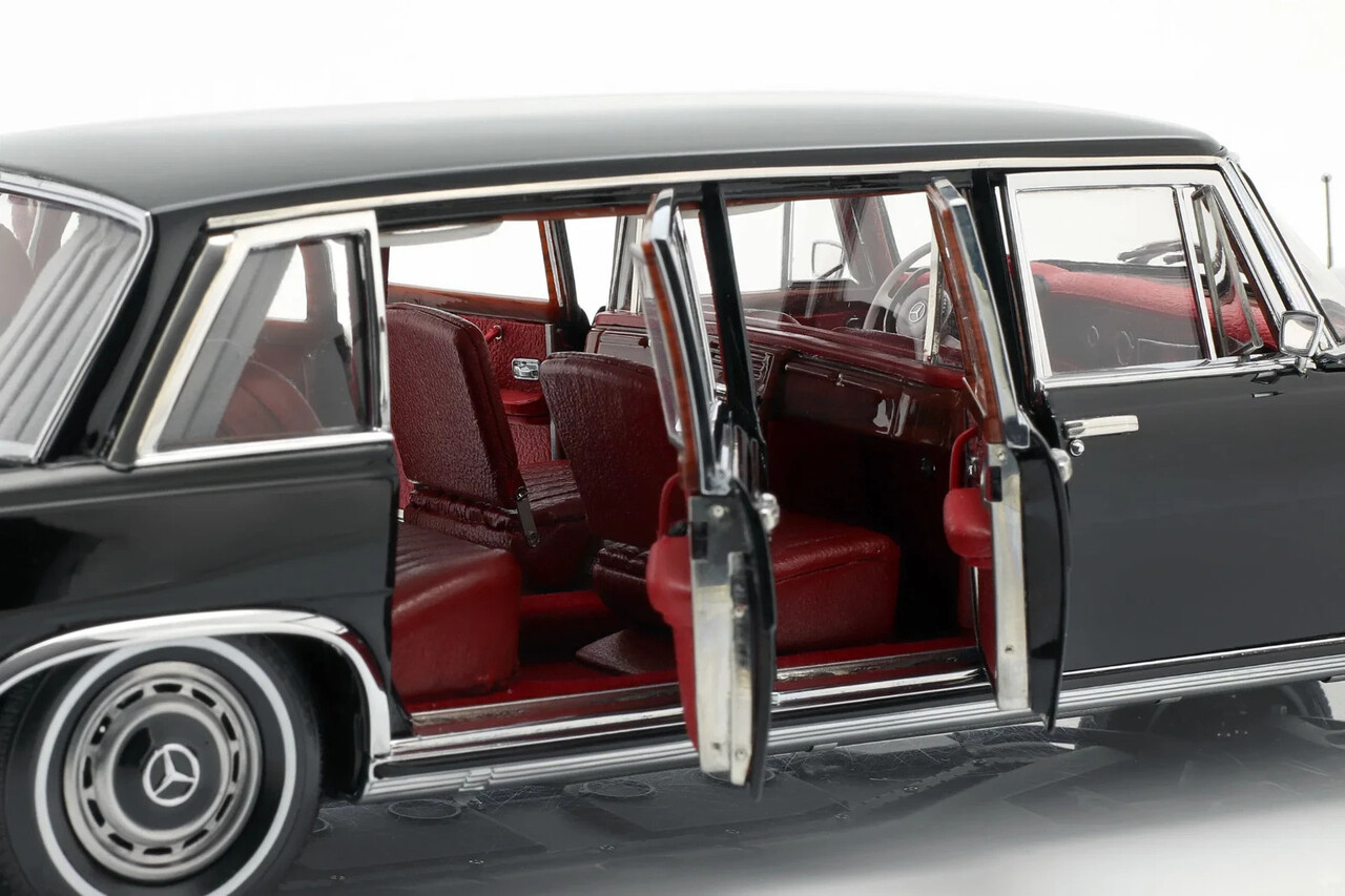 Mercedes-Benz Mercedes-Benz S-Class 600 Pullman W100 1963 - 1:18 - CMC Mercedes-Benz Mercedes-Benz S-Class 600 Pullman W100 1963 - 1:18 - CMC