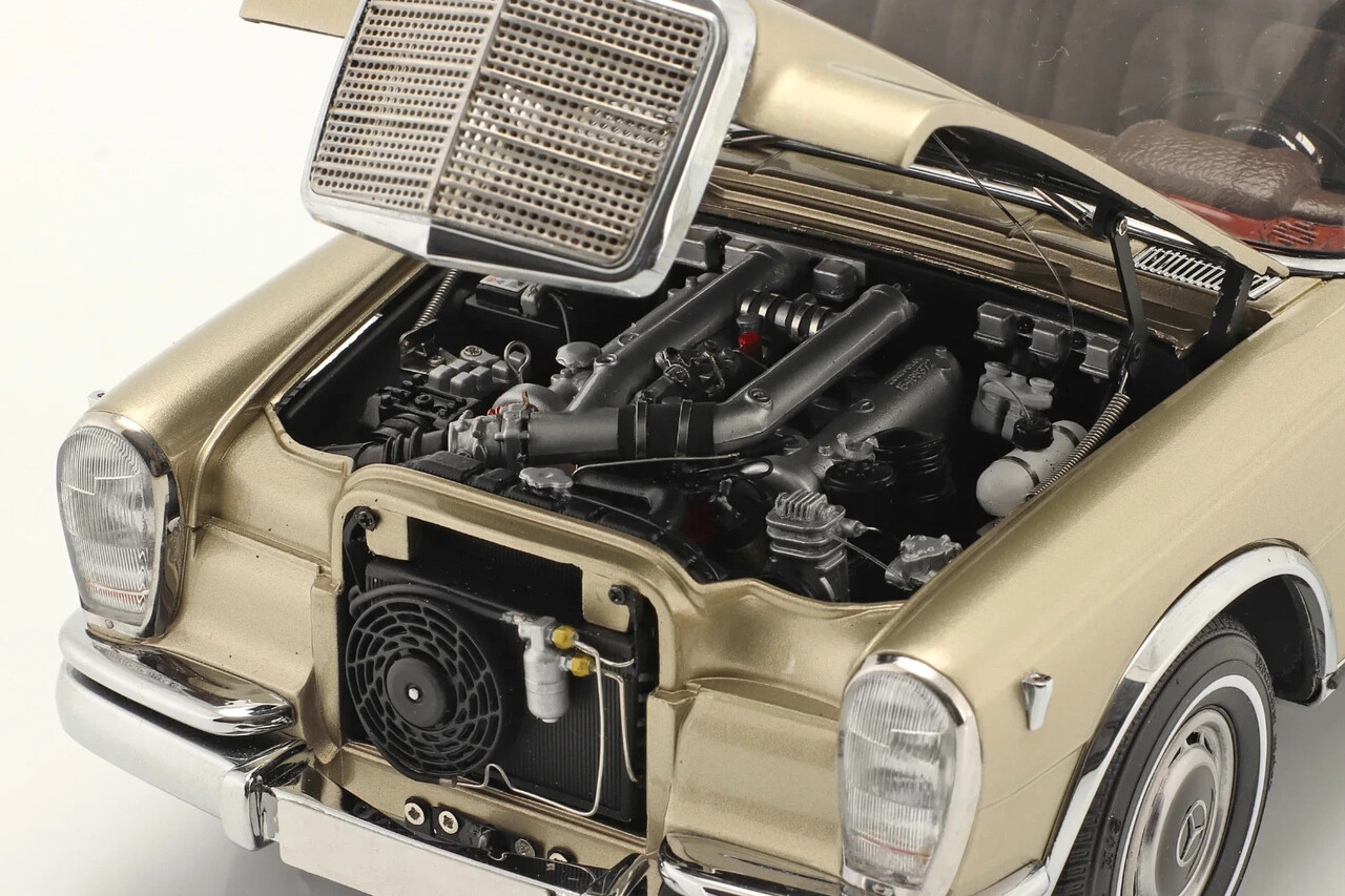 Mercedes-Benz Mercedes-Benz S-Class 600 Pullman W100 Landaulet Soft-Top Semiconvertible 1972 - 1:18 - CMC