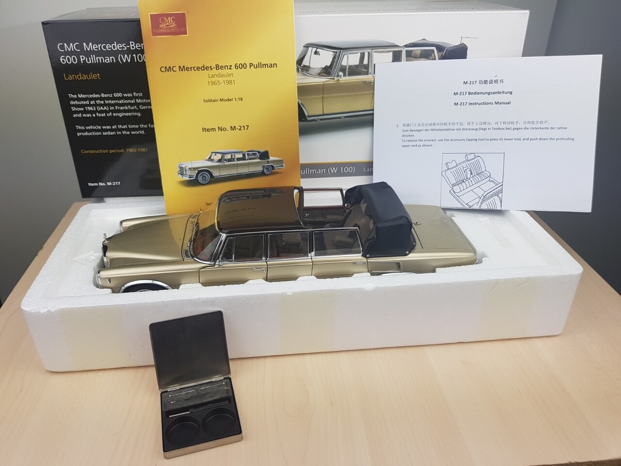 Mercedes-Benz Mercedes-Benz S-Class 600 Pullman W100 Landaulet Soft-Top Semiconvertible 1972 - 1:18 - CMC