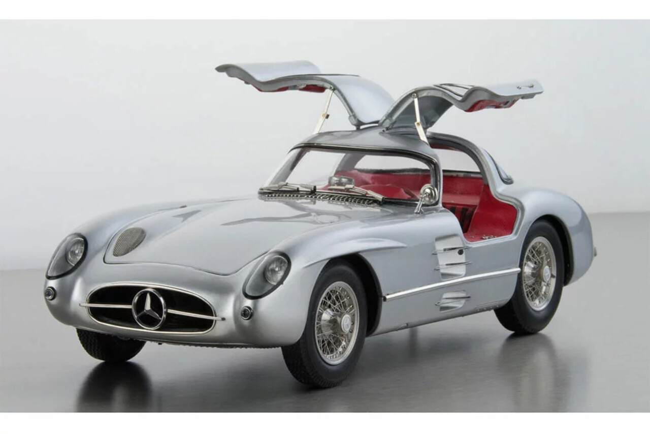 Mercedes-Benz Mercedes-Benz 300 SLR Uhlenhaut Coupé 1955  - 1:18 - CMC