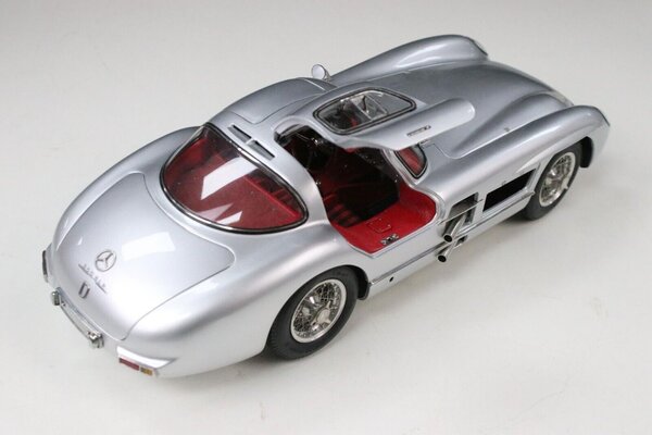 Mercedes-Benz Mercedes-Benz 300 SLR Uhlenhaut Coupé 1955  - 1:18 - CMC
