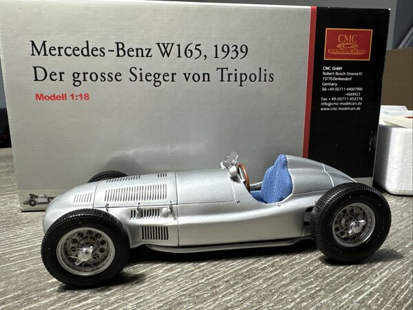 Formule 1 Mercedes-Benz (W165) 'Winner Tripolis'1939 - 1:18 - CMC