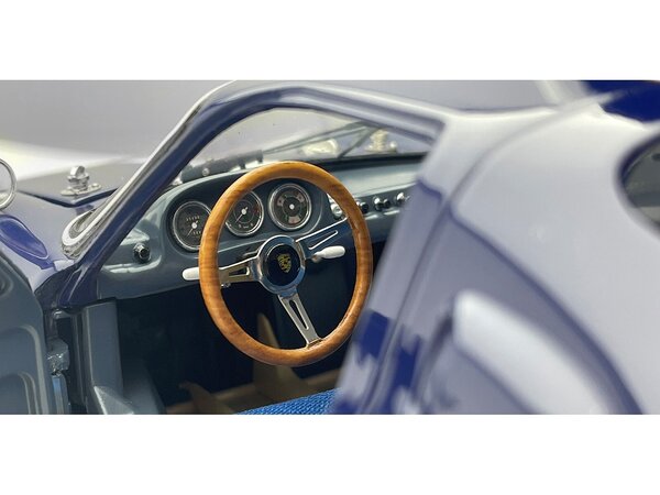 Porsche Porsche 904 Carrera GTS Bonhams Scotsdale Auction (USA) 2017 - 1:18 - CMC Porsche Porsche 904 Carrera GTS Bonhams Scotsdale Auction (USA) 2017 - 1:18 - CMC