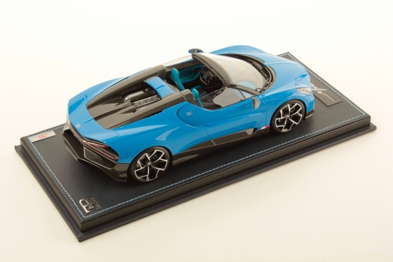 Bugatti Bugatti Mistral W16 2023 + Showcase  - 1:18 - MR Collection Models