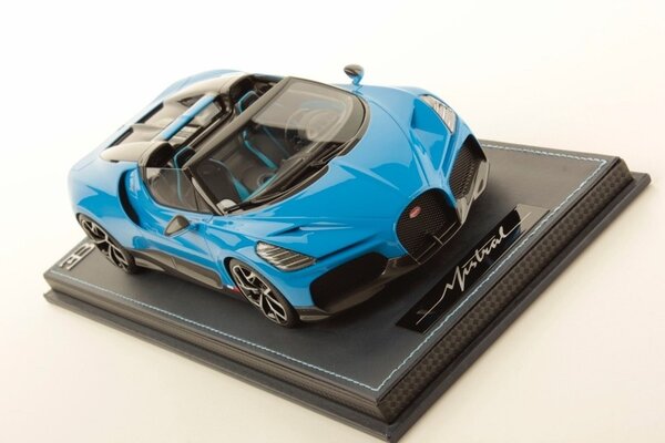 Bugatti Bugatti Mistral W16 2023 + Showcase  - 1:18 - MR Collection Models
