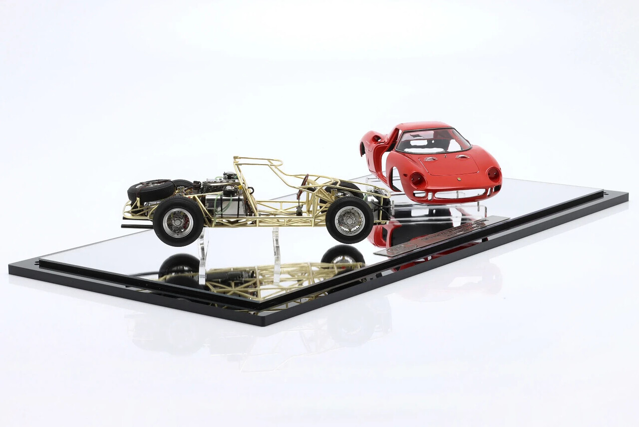 Ferrari Ferrari 250 LM Rolling Chassis + Body in Showcase - 1:18 - CMC