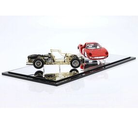 Ferrari Ferrari 250 LM Rolling Chassis + Body in Showcase - 1:18 - CMC Ferrari Ferrari 250 LM Rolling Chassis + Body in Showcase - 1:18 - CMC