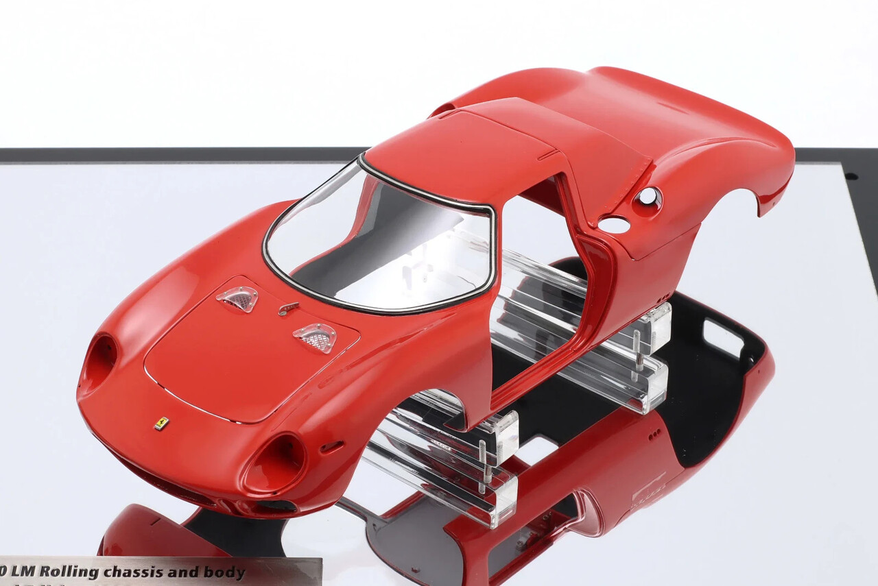 Ferrari Ferrari 250 LM Rolling Chassis + Body in Showcase - 1:18 - CMC