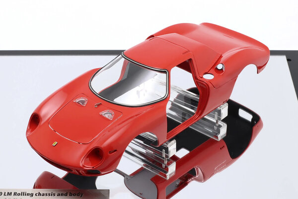 Ferrari Ferrari 250 LM Rolling Chassis + Body in Showcase - 1:18 - CMC