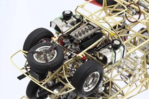 Ferrari Ferrari 250 LM Rolling Chassis + Body in Showcase - 1:18 - CMC