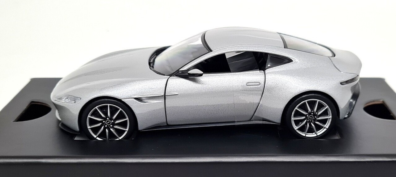 Aston Martin Aston Martin DB10 'James Bond Spectre' - 1:36 - Corgi Aston Martin Aston Martin DB10 'James Bond Spectre' - 1:36 - Corgi