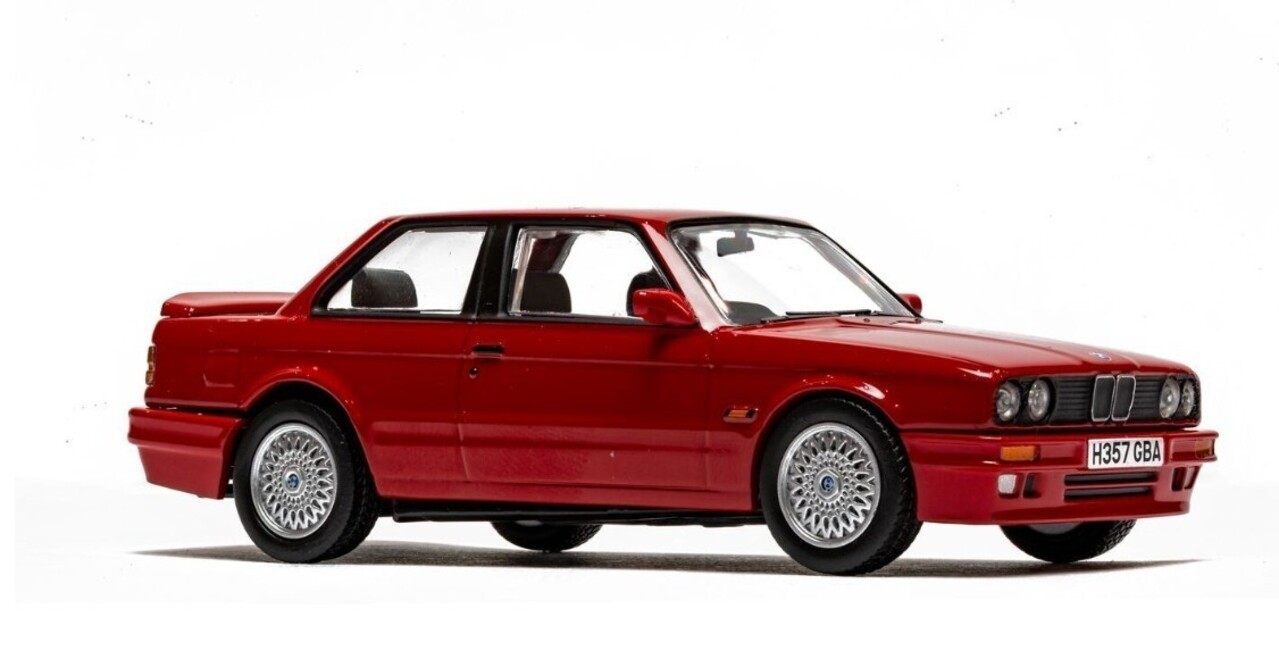 BMW BMW 325i (E30) M-Tech 2  - 1:43 - Corgi / Vanguards