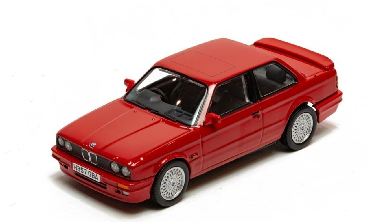BMW BMW 325i (E30) M-Tech 2  - 1:43 - Corgi / Vanguards
