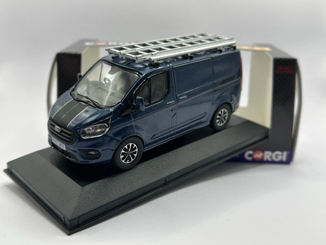 Ford Ford Transit  RHD Custom 310 Sport SWB L1/H1 2021 - 1:43 - Corgi / Vanguards
