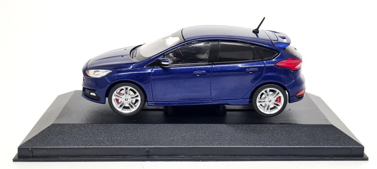 Ford Ford Focus MK III ST 2016 - 1:43 - Corgi / Vanguards Ford Ford Focus MK III ST 2016 - 1:43 - Corgi / Vanguards