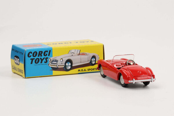 Chitty Chitty Chitty Chitty Bang Bang Car 1968 - 1:45 - Corgi