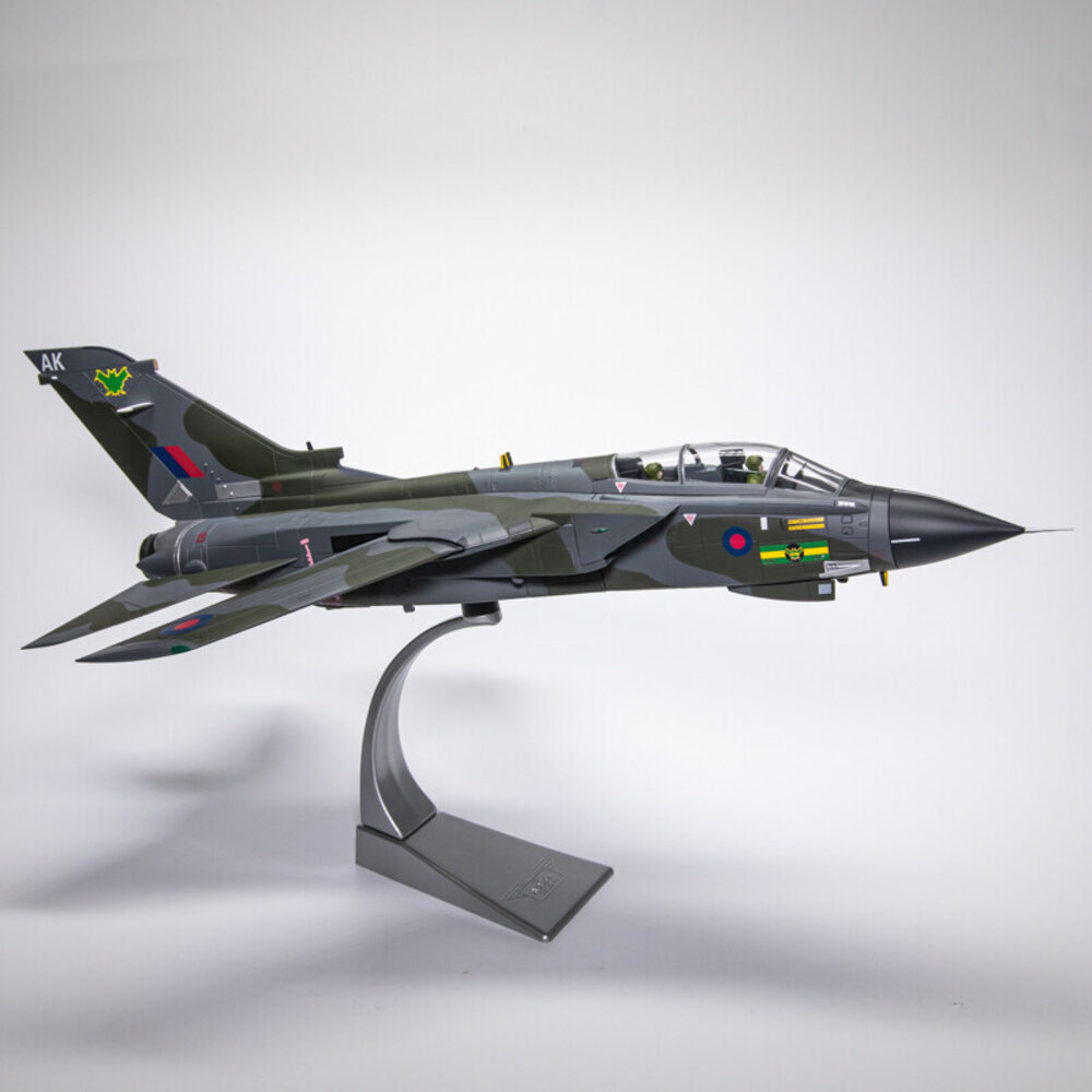 Panavia Panavia Aircraft GR.1 Tornado Military Airplane 1998  - 1:48 - Corgi