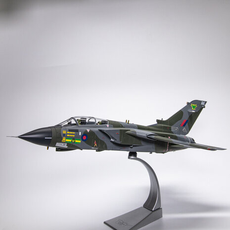 Panavia Panavia Aircraft GR.1 Tornado Military Airplane 1998  - 1:48 - Corgi
