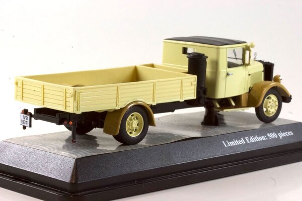 Mercedes-Benz Mercedes-Benz Lo2750 Holzvergaser - 1:43 - Premium ClassiXXs