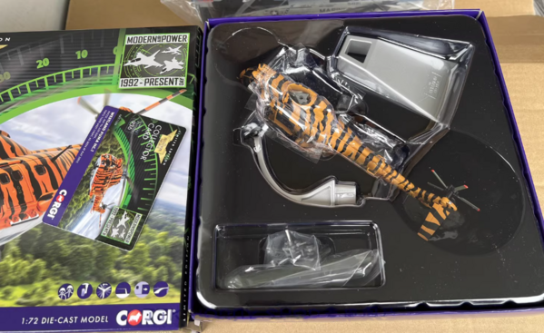 Westland Westland Puma HC-1 XW231 RAF 230 2005 'Nato Tiger' - 1:72 - Corgi